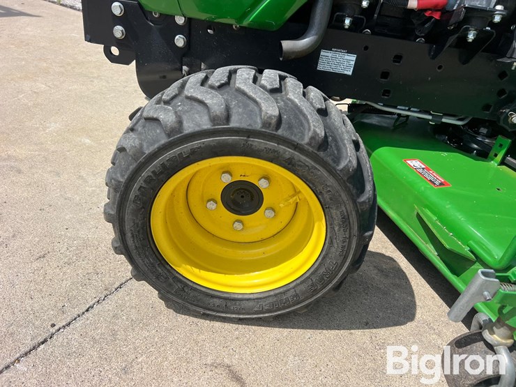2016-john-deere-1025r-image-12