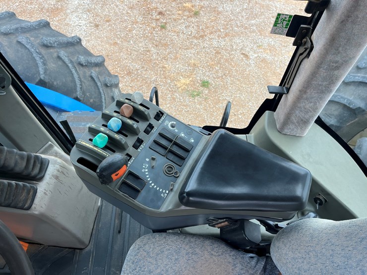 2005-new-holland-tj375-image-24