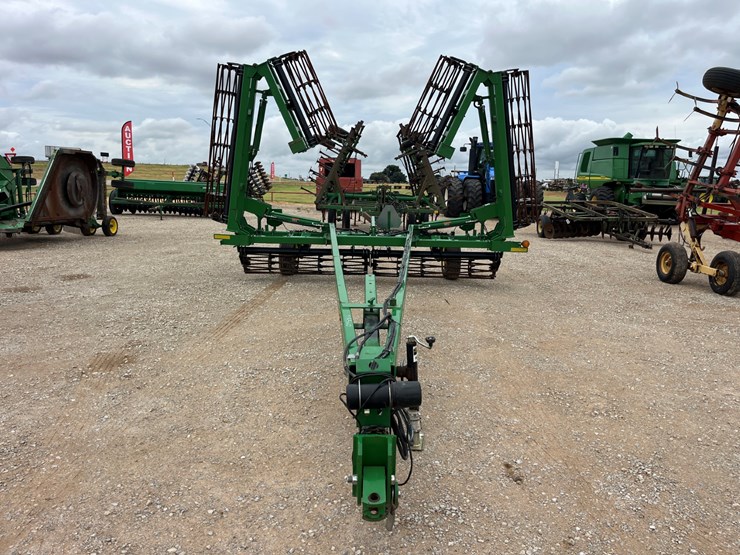 2016-john-deere-200-image-5