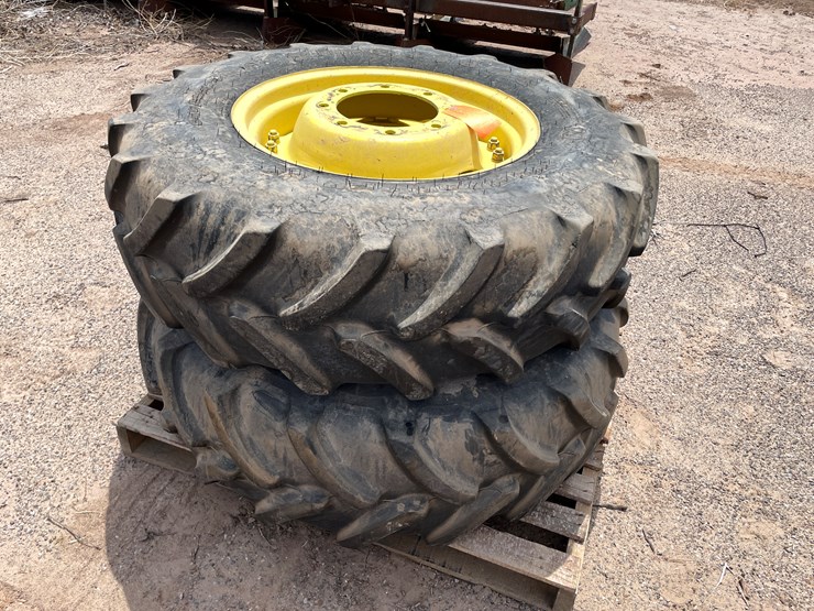 deere-tires-image-1