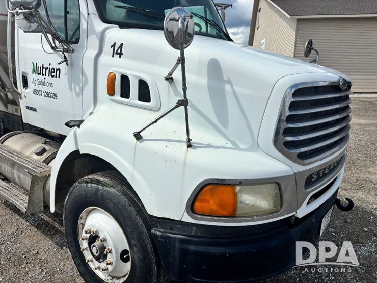 2005-sterling-dry-tender-truck-(gp11242,-unit-111565)-image-64