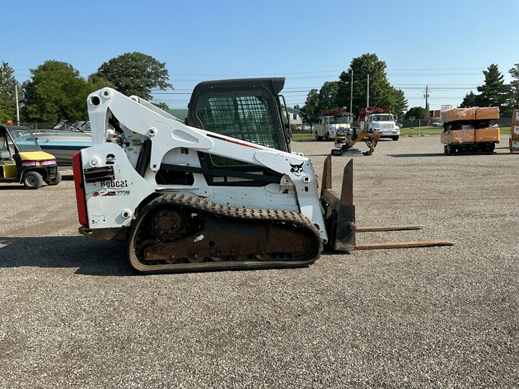 2015-bobcat-t770-image-6