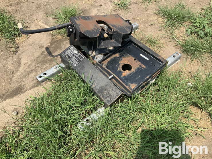 super-glide-5th-wheel-trailer-hitch-image-5
