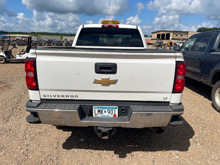 2015-chevrolet-silverado-2500-image-12
