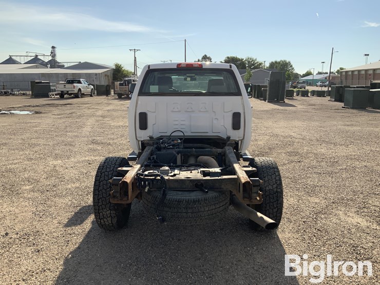 2017-chevrolet-3500hd-image-6
