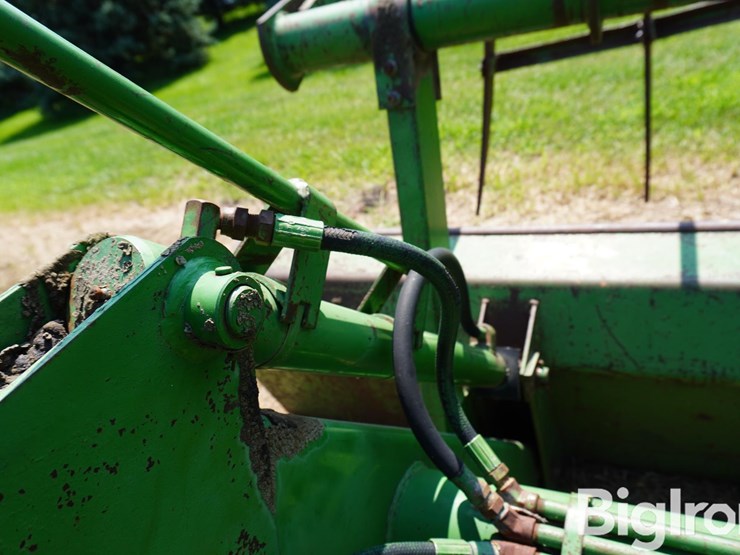john-deere-148-image-10