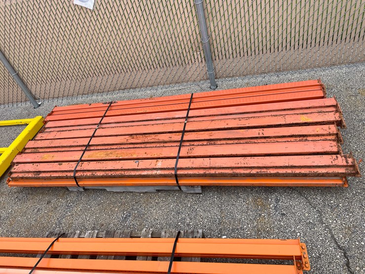 #8037-•-teardrop-pallet-racking-(o9)-image-1
