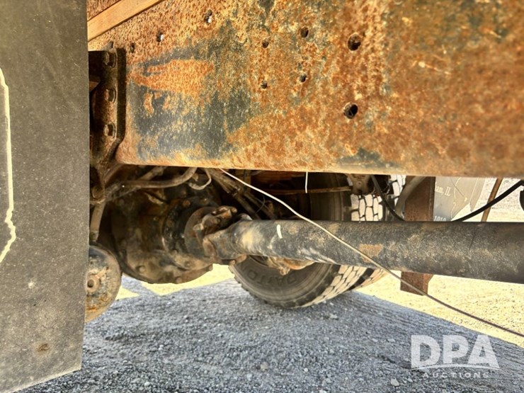 1999-ihc-8100-flatbed-truck-(gp11125,-unit-17355)-image-39