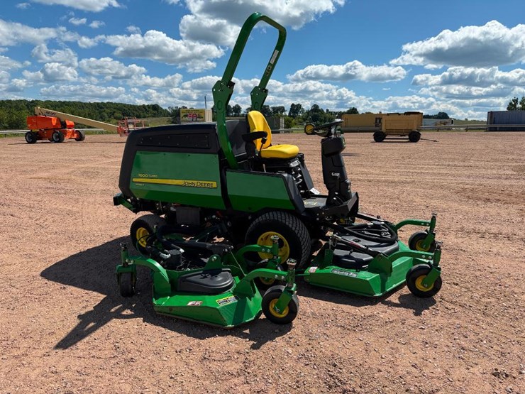 2022-john-deere-1600-image-3