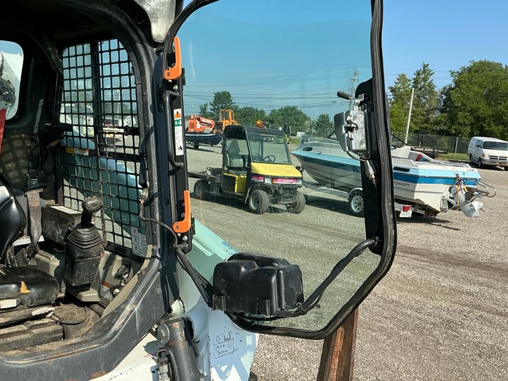 2015-bobcat-t770-image-37