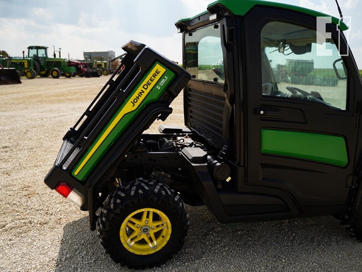 2021-john-deere-gator-xuv-835r-image-25