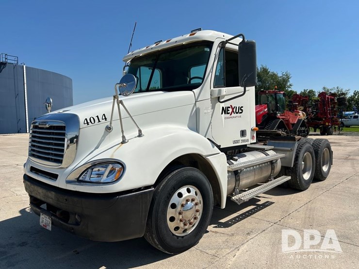 2004-freightliner-columbia-day-cab-truck-(cp0611,-unit-4014)-image-57