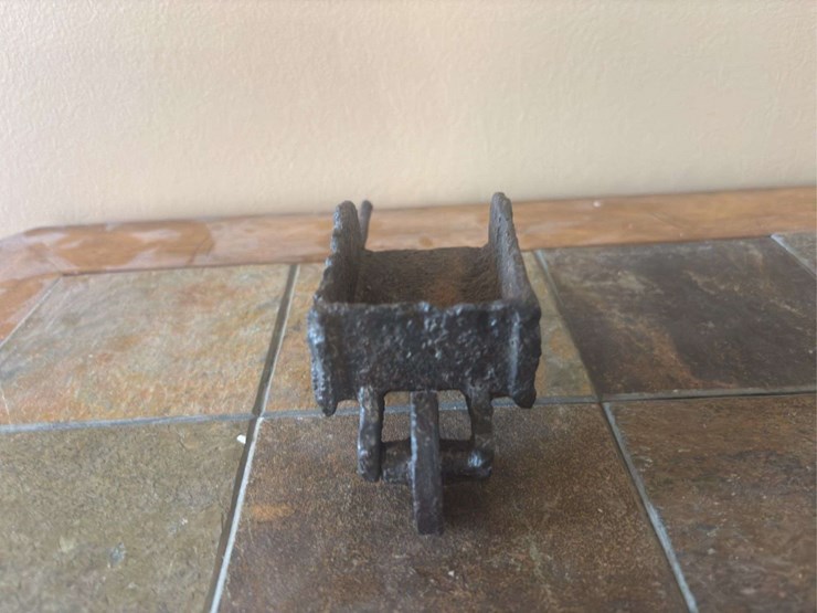 (2)-wheel-barrow-and-oliver-plow-image-10