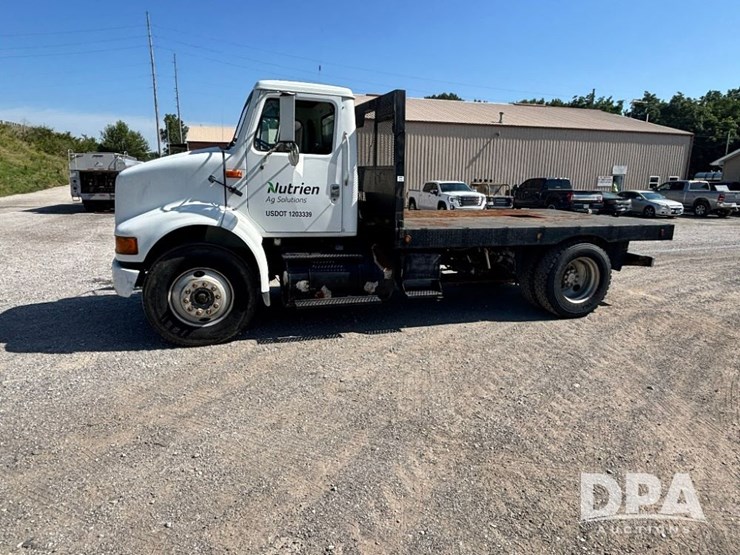 1999-ihc-8100-flatbed-truck-(gp11125,-unit-17355)-image-15