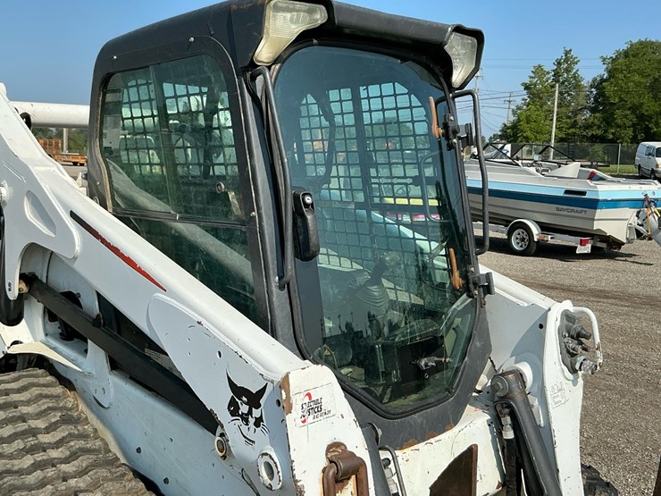 2015-bobcat-t770-image-35