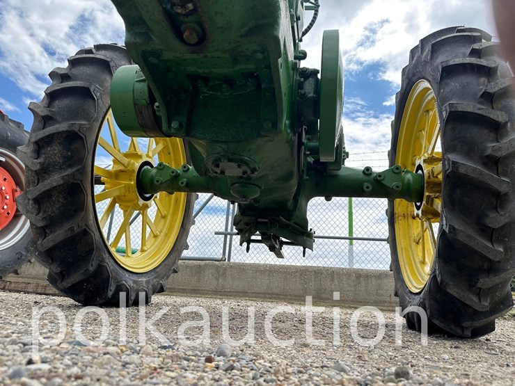 john-deere-b-image-12