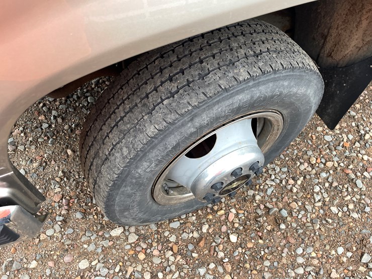 2000-chevrolet-3500-image-9