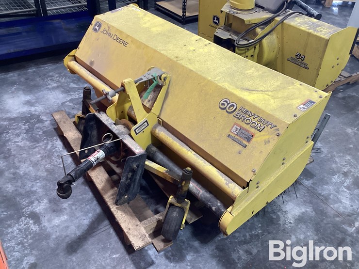 2014-john-deere-60-image-5
