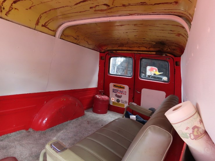 1957-ford-panel-truck-image-33