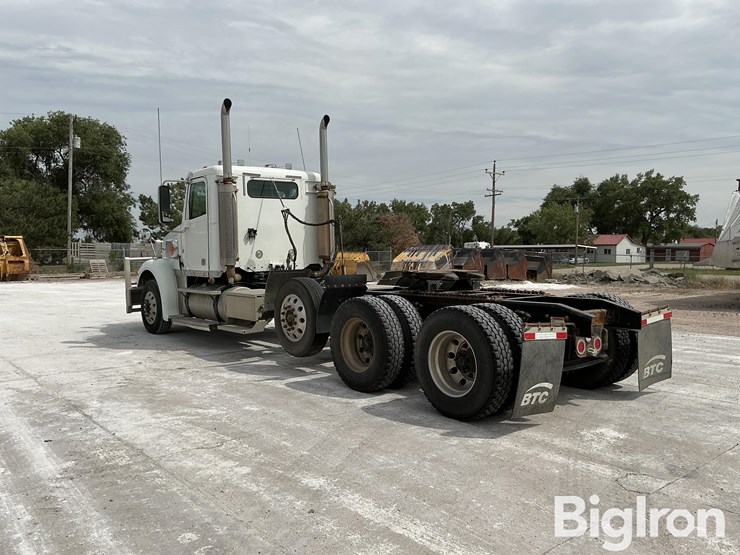 2017-freightliner-coronado-132-image-7