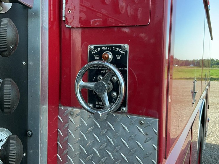 #2002-•-1982-sutphen-deluge-fire-engine-truck-–-detroit-diesel-6v92ta-image-37
