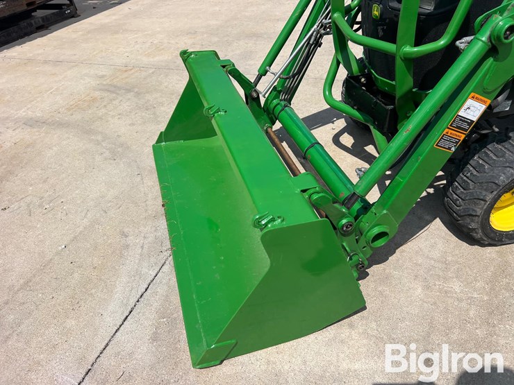 2015-john-deere-1025r-image-9