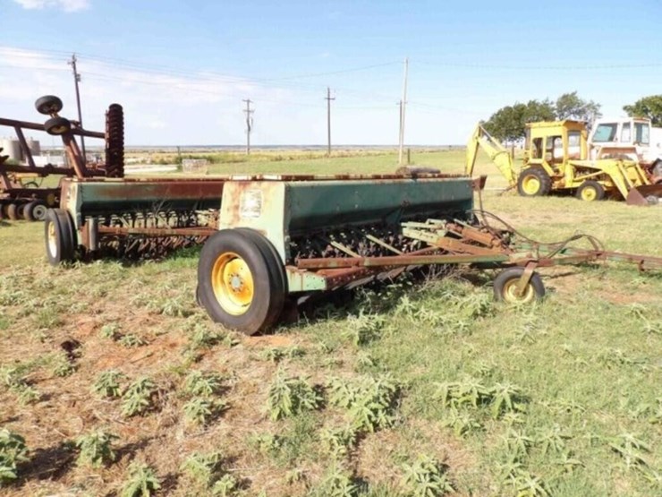 john-deere-8300-image-2