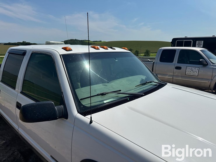 2000-chevrolet-3500-image-16