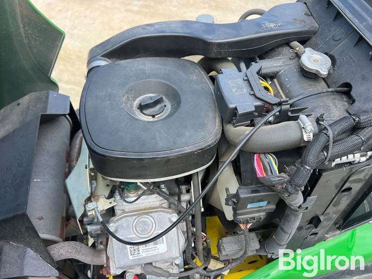 2020-john-deere-x730-image-19