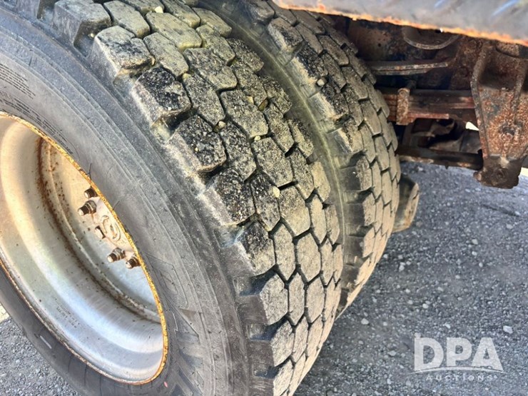 1999-ihc-8100-flatbed-truck-(gp11125,-unit-17355)-image-37