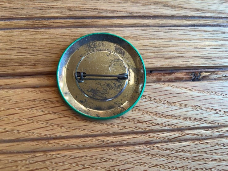 (2)-john-deere-buttons-image-3