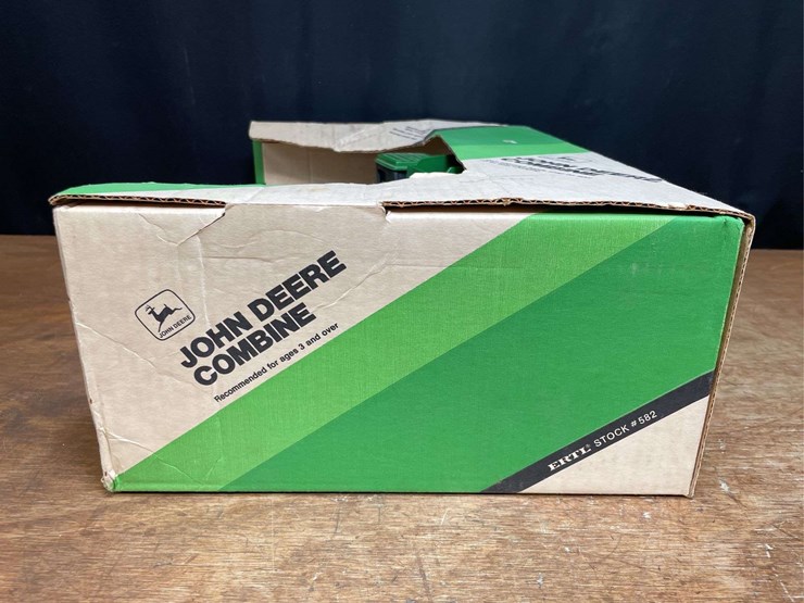 1/24-scale-john-deere-titan-ii-combine-nib-ertl-image-5
