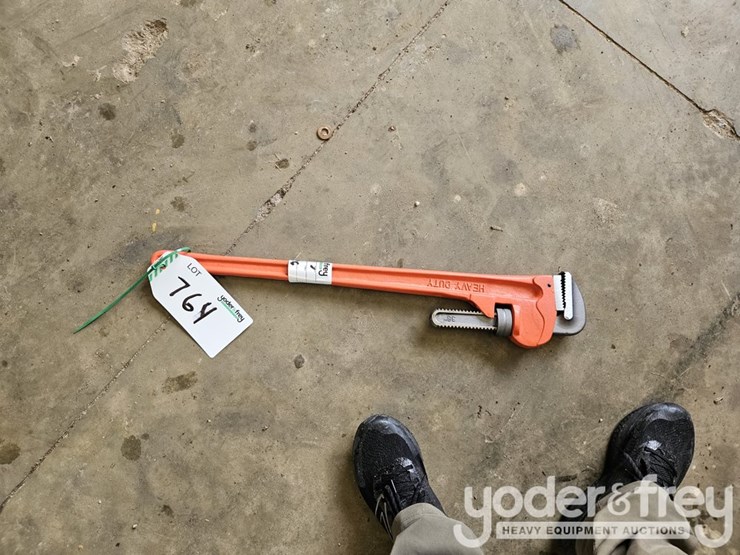 unused-36"-pipe-wrench-image-2