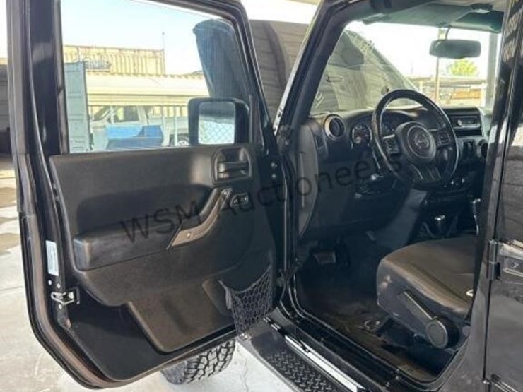2017-jeep-wrangler-image-24