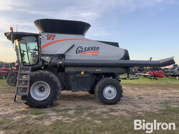 2023-gleaner-s97-image-8
