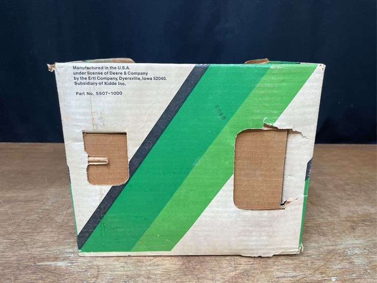 1/16-john-deere-4450-nib-ertl-image-8