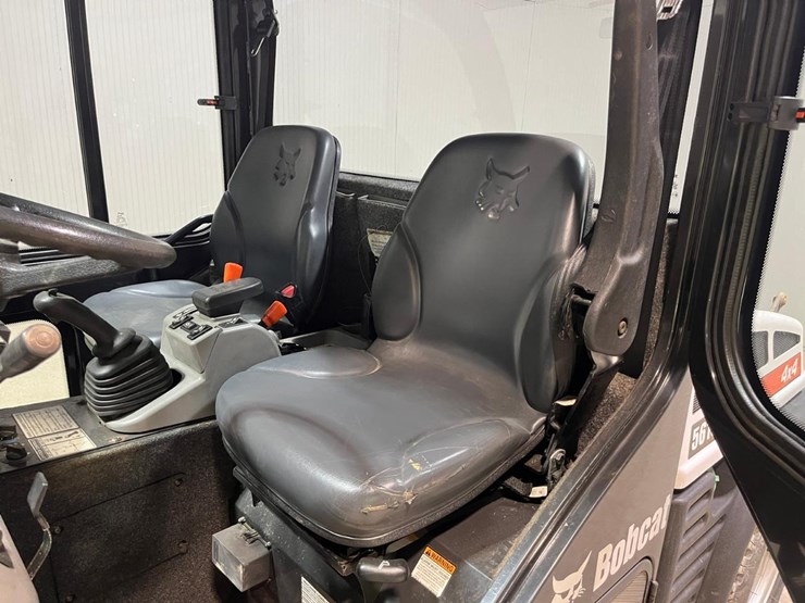 bobcat-5610-toolcat-utility-vehicle-image-23