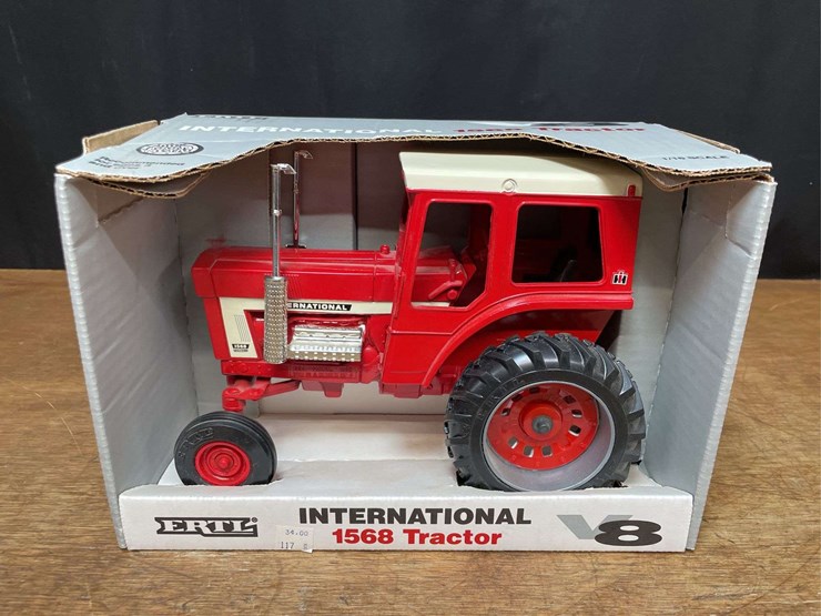 1/16-ih-1568-nib-ertl-image-1