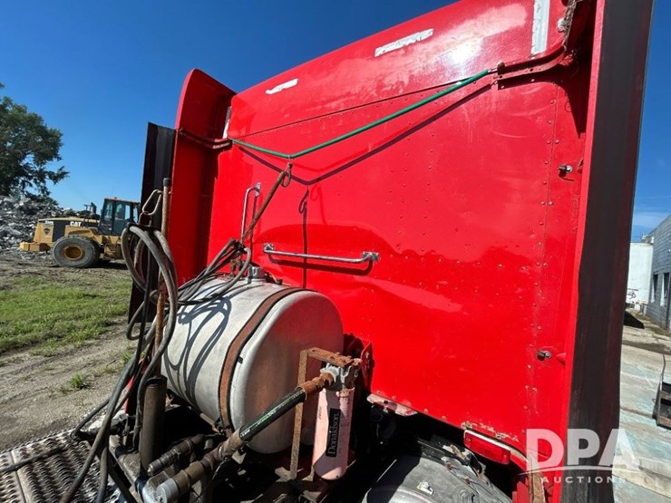 2007-peterbilt-387-image-26