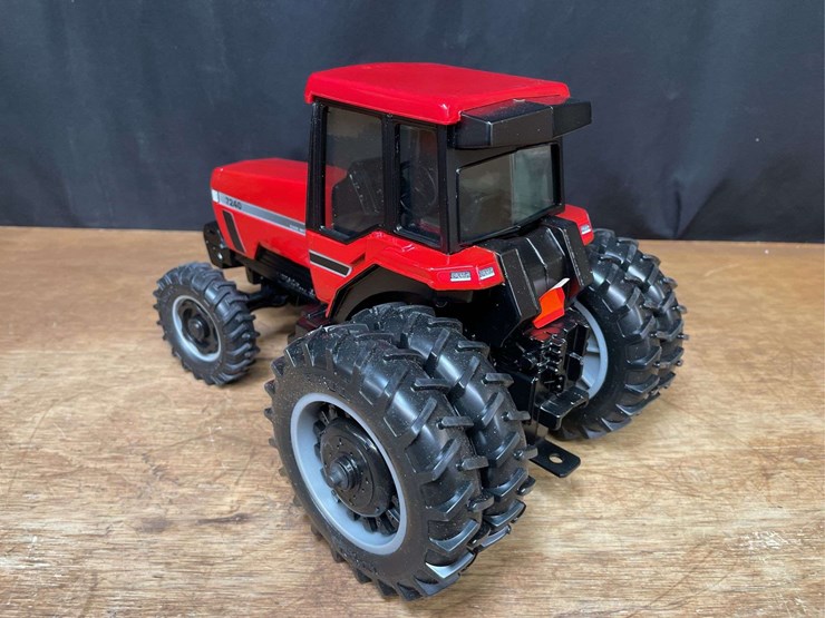 1/16-case-ih-magnum-7240-intro-nib-ertl-image-5