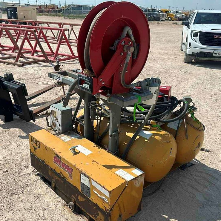 SAGE AIR COMPRESSOR W/ 100 GAL FUEL TANK