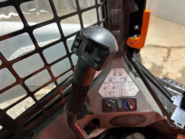 2021-bobcat-s740-image-25