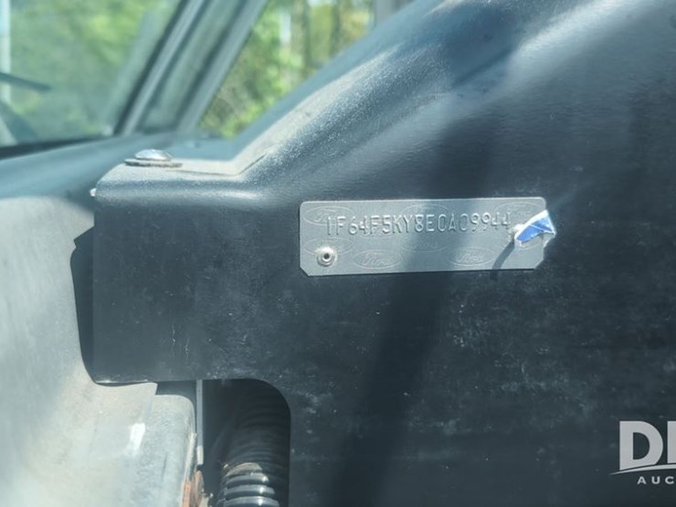 2014-ford-f59-image-45