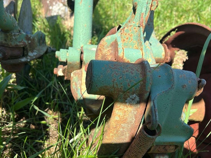 oliver-3-bottom-plow-image-29