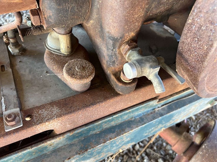 international-lb-engine-with-air-compressor-image-22