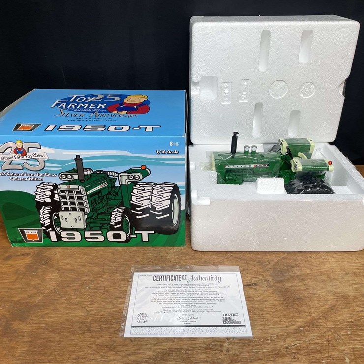 1/16 Oliver 1950-T 2002 NFTS NIB Ertl