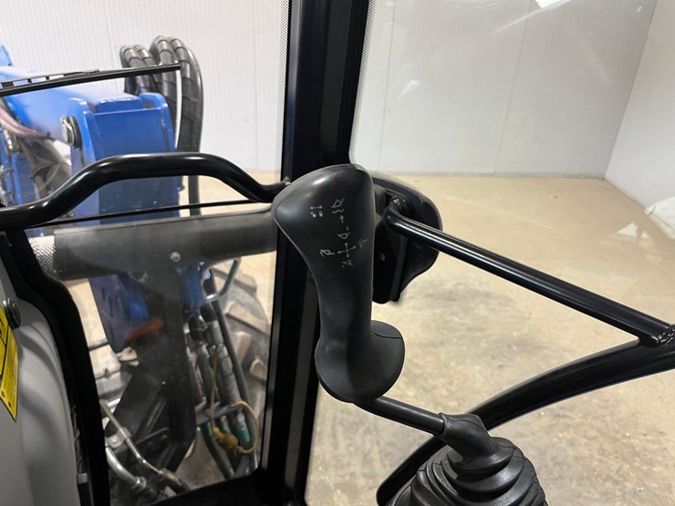 new-holland-workmaster-65-image-34
