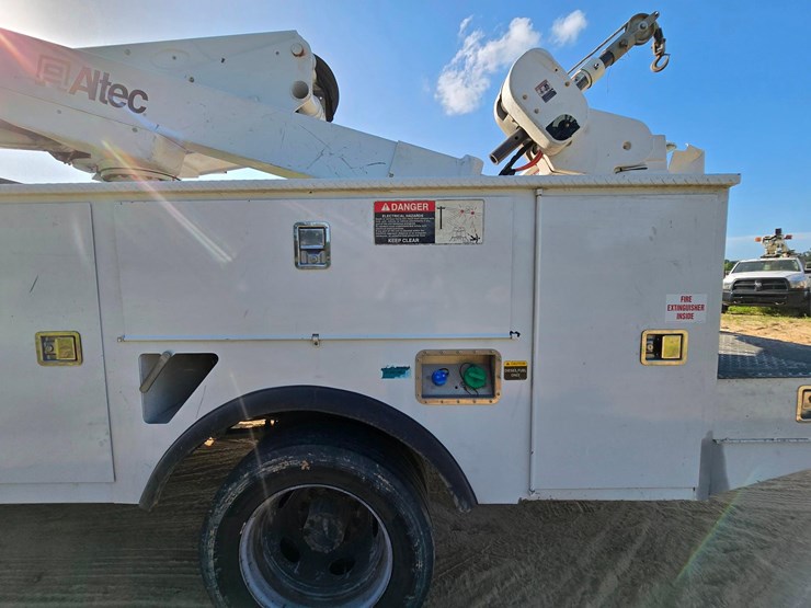 2016-ford-f550-image-13