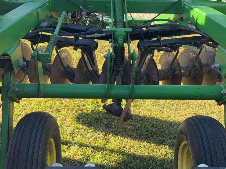 john-deere-630-image-22
