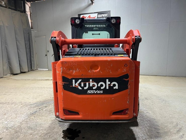 2022-kubota-ssv65-image-4